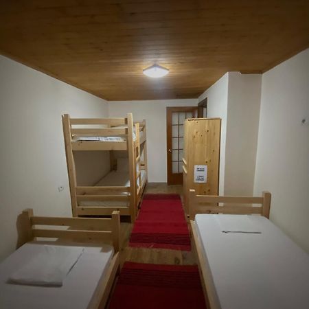 Teo'S Guest House Μπεράτ Εξωτερικό φωτογραφία