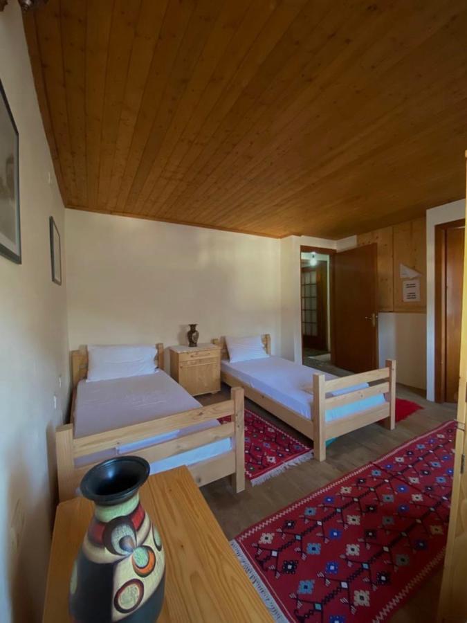 Teo'S Guest House Μπεράτ Εξωτερικό φωτογραφία