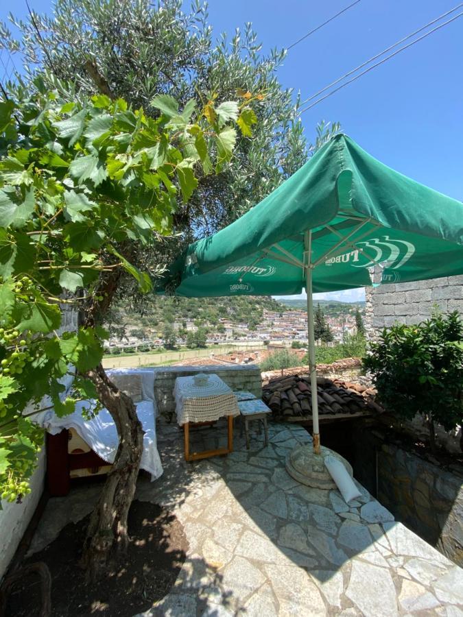 Teo'S Guest House Μπεράτ Εξωτερικό φωτογραφία