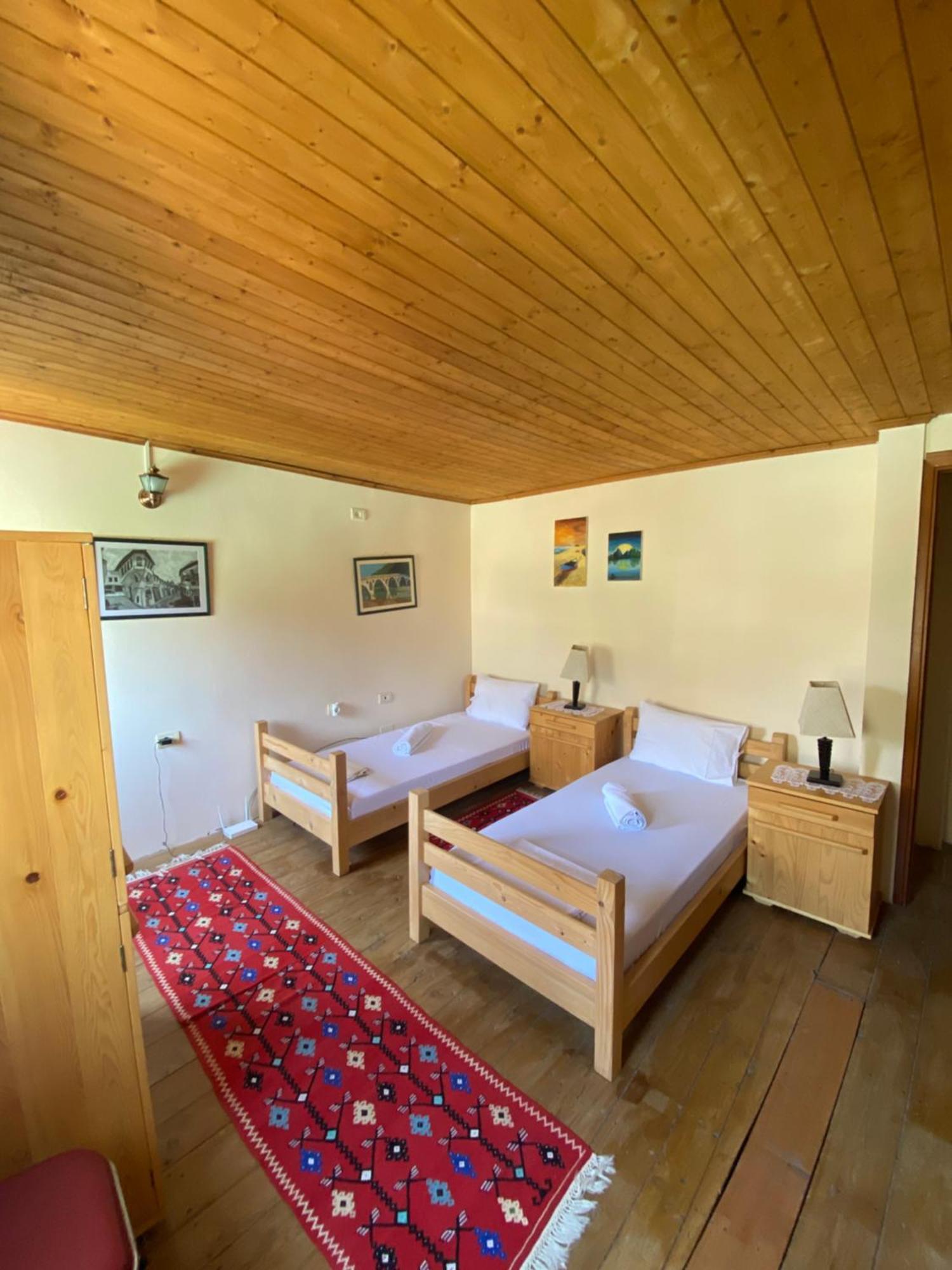 Teo'S Guest House Μπεράτ Εξωτερικό φωτογραφία
