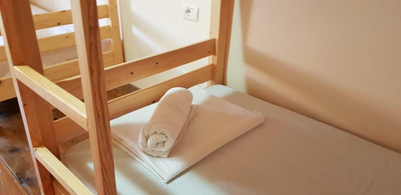 Teo'S Guest House Μπεράτ Εξωτερικό φωτογραφία